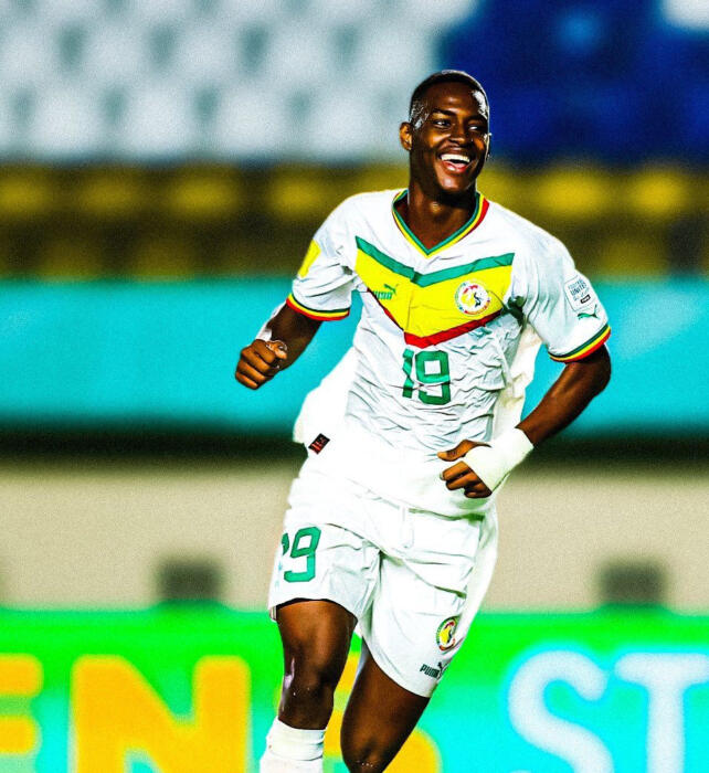 VIDEO : Le triplé magistral d'Idrissa Gueye face à la Pologne ! Un but 100% Génération Foot 2 image 11 14