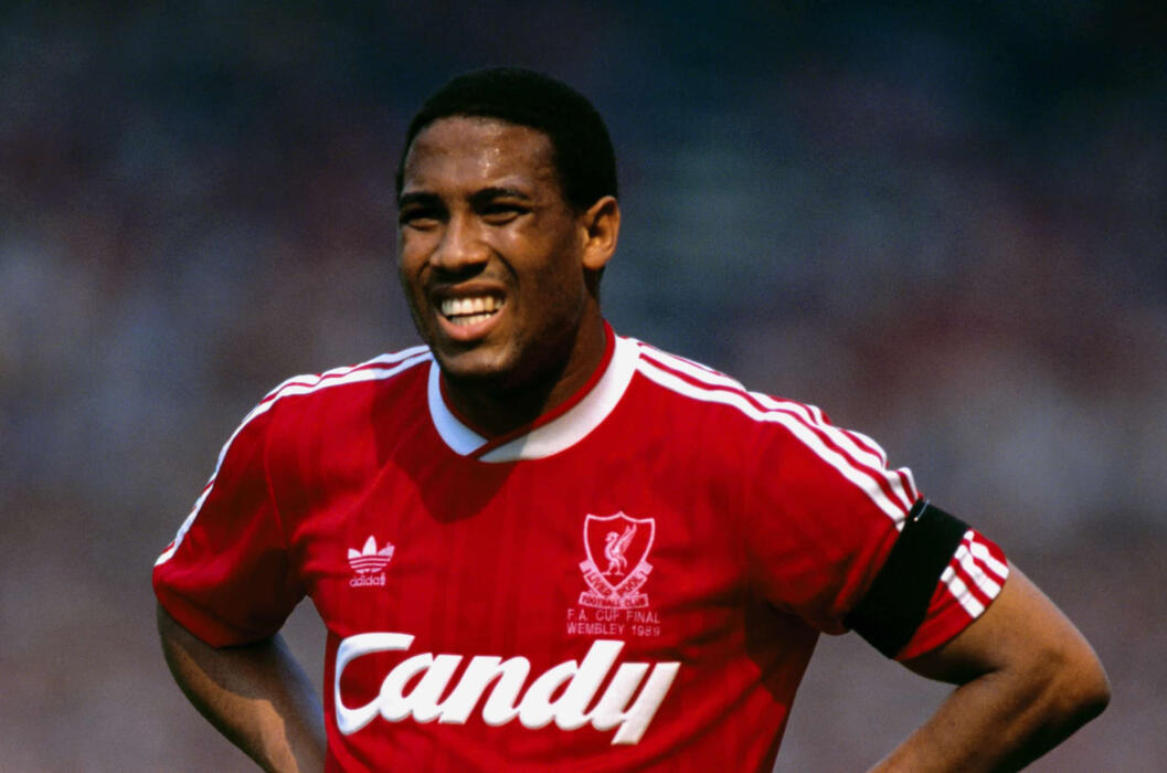 6. John Barnes (de Watford en 1987)