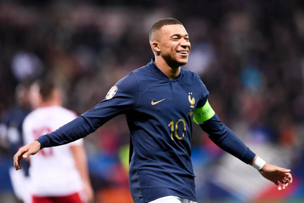 "300 buts, c'est…" Mbappé partage sa réaction hilarante après avoir atteint les 300 buts en carrière 2 Mbappé partage sa réaction hilarante après avoir atteint les 300 buts en carrière