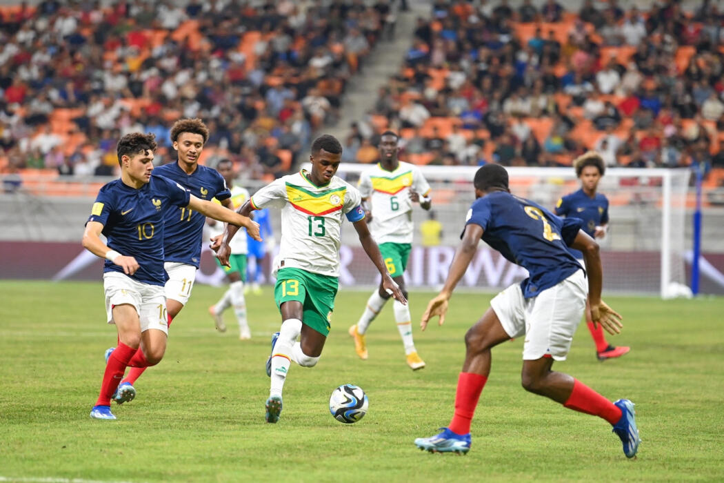 Un club sénégalais sanctionne le club marocain de Ladja de Casablanca La FSF demande à la FIFA d'exclure la France de la compétition