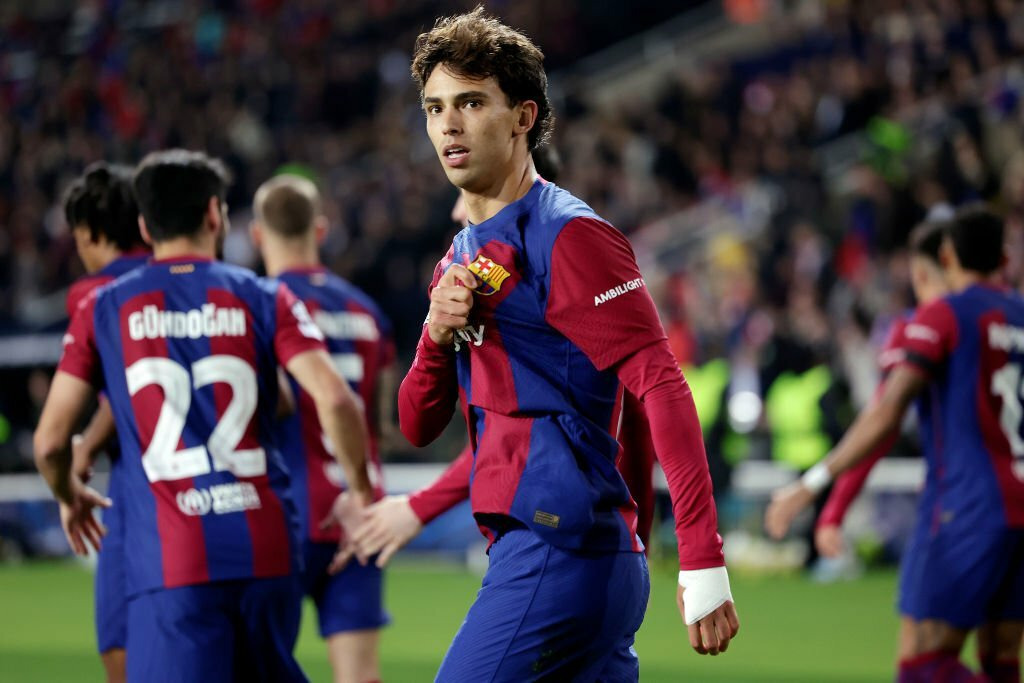 VIDEO : Joao Felix conclut une magnifique combinaison avec Cancelo pour donner l'avantage au Barça !