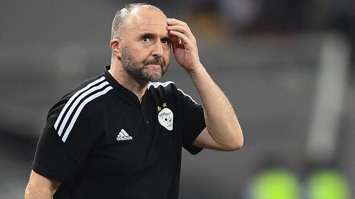 La défense de l'équipe algérienne n'est pas bonne et Belmadi a encore du mal à trouver une solution, notamment au milieu.