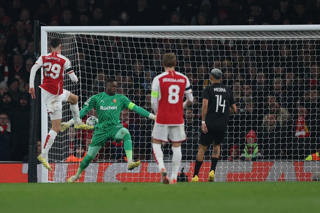 VIDEO : Arsenal est sans pitié contre le RC Lens, 5 buts en première mi-temps… C'EST INCROYABLE !