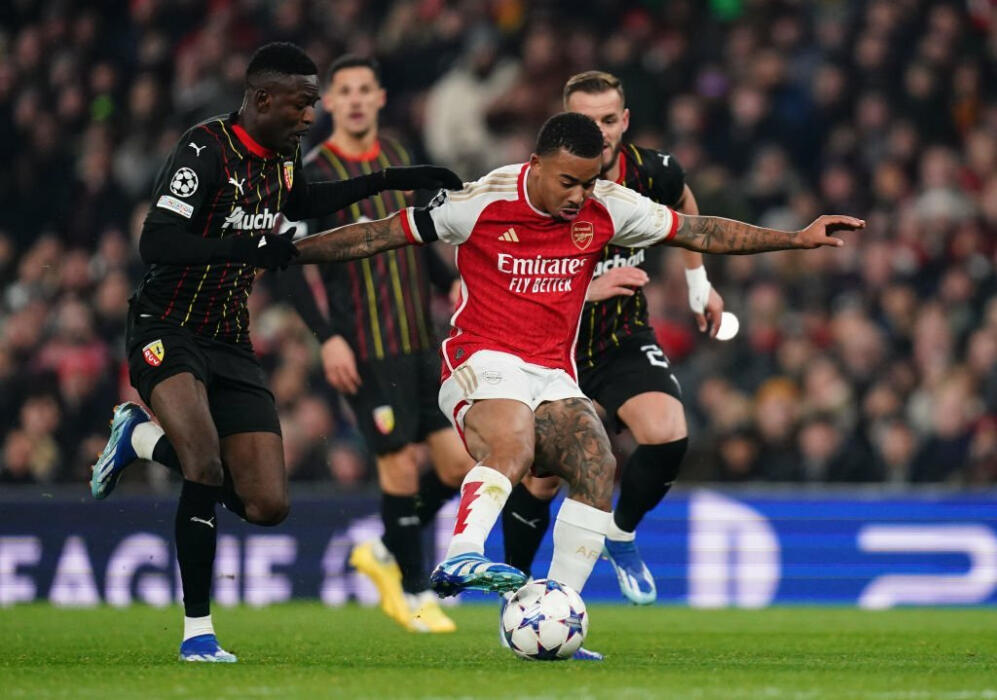 VIDEO : Arsenal est sans pitié contre le RC Lens, 5 buts en première mi-temps… C'EST INCROYABLE !