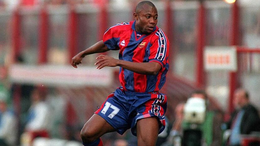 7. Emmanuel Amunike (Nigeria - Barcelone)