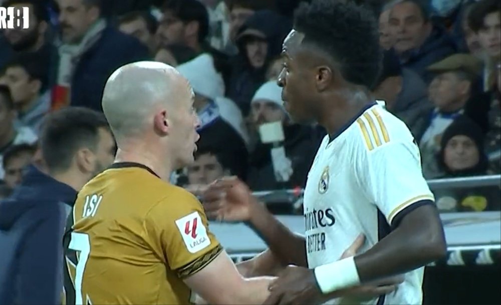 « Tu ne t’en souviens pas? », la discussion animée entre Vinicius et Isi Palazon lors de Real – Rayo