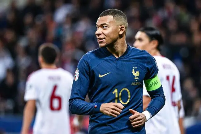 « Soyons contents qu’il est Français », Thierry Henry s’incline devant Mbappé après son 300e but