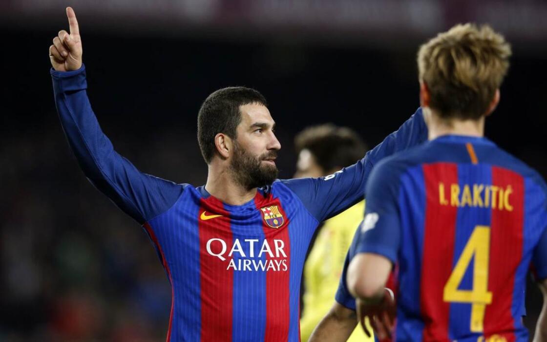 Arda Turan : Complètement ruiné après une grosse anarque, l'ancien du Barça crie sa colère ! 2 Arda Turan : Complètement ruiné après une grosse arnaque, l'ancien du Barça crie sa colère !