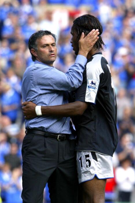 Ils ont tranché en Angleterre entre Drogba et Van Persie : «C’est le meilleur attaquant» 5 Mourinho Drogba