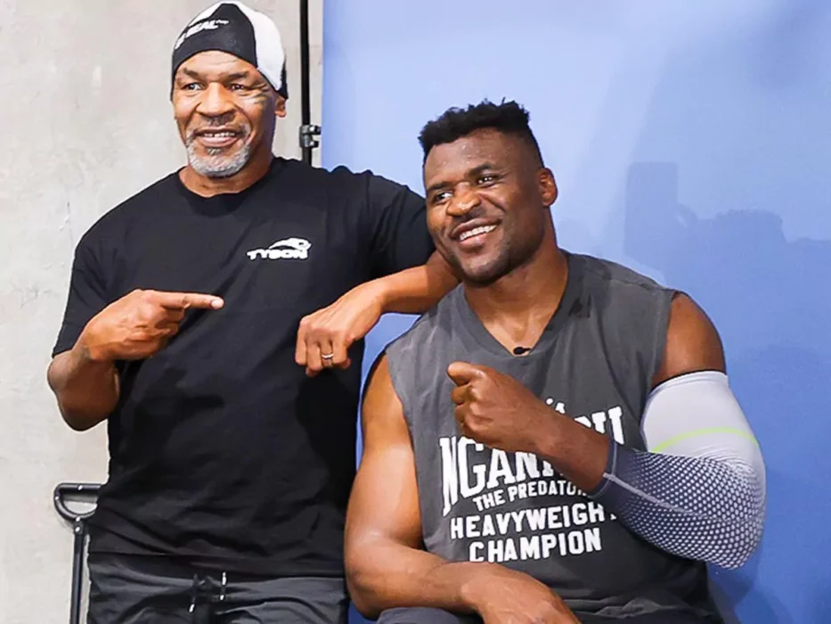 Francis Ngannou dans le Top 10 des meilleurs boxeurs, Mike Tyson donne son avis tranché : "C'est trop bas"