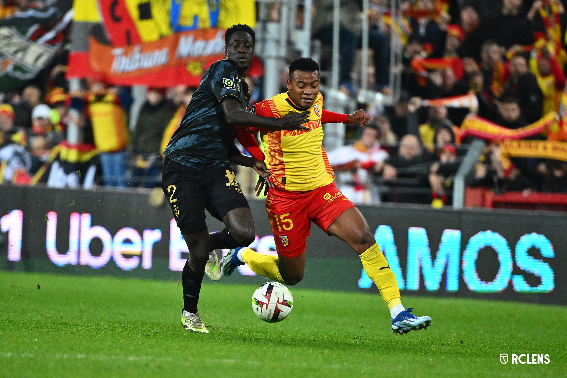 Ligue 1 : Lens domine Reims et poursuit sa remontée au classement