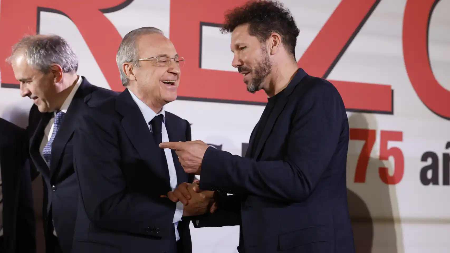 « Quel âge a-t-il ? », Florentino Perez se renseigne sur un numéro 9 auprès de Diego Simeone