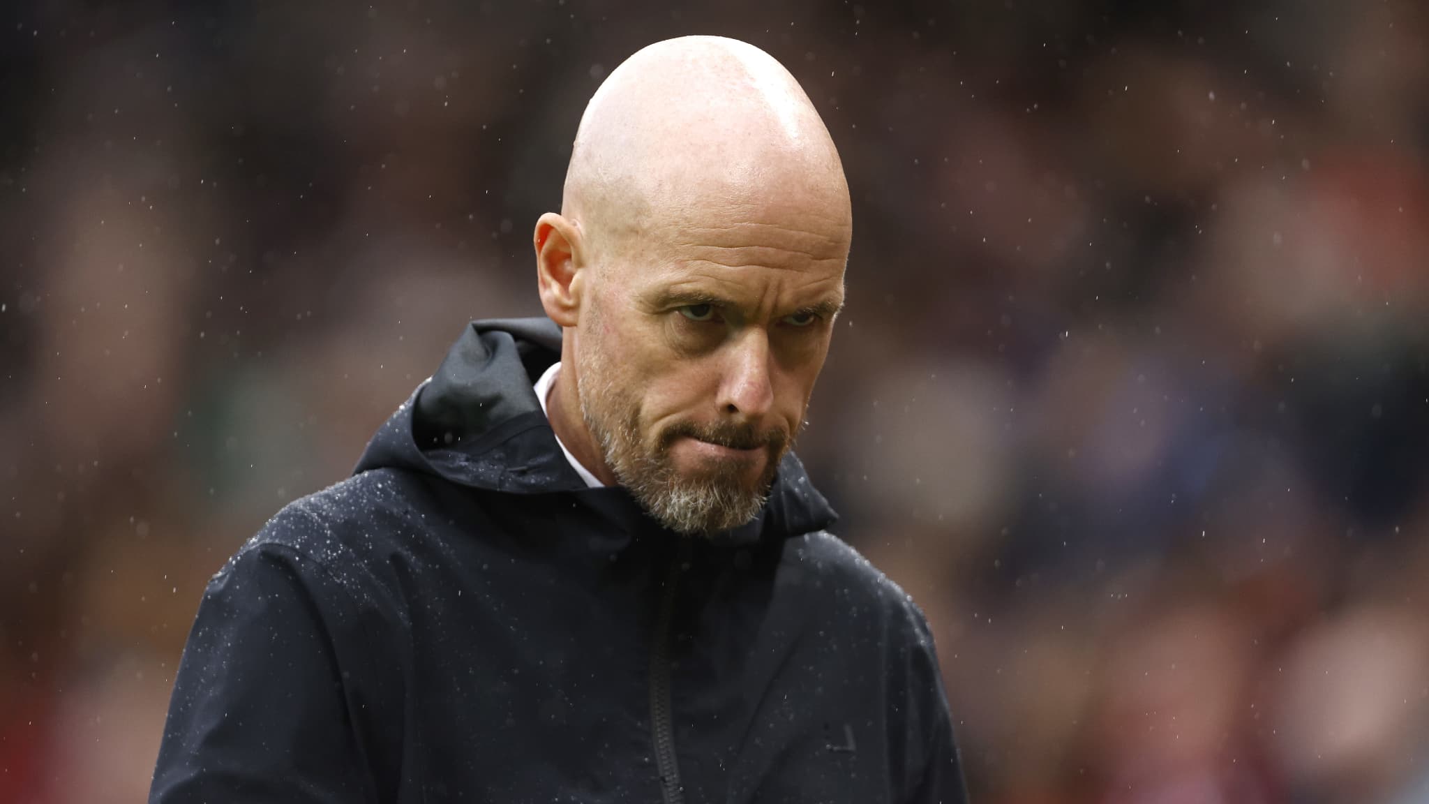 Premier League : Eric Ten Hag remporte le trophée du meilleur entraîneur, la toile halluc!