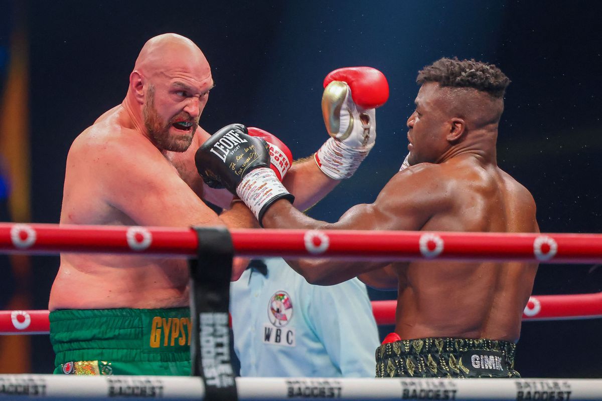 « Il n’ont qu’à essayer la boxe anglaise » : Tyson Fury prend la défense de Francis Ngannou