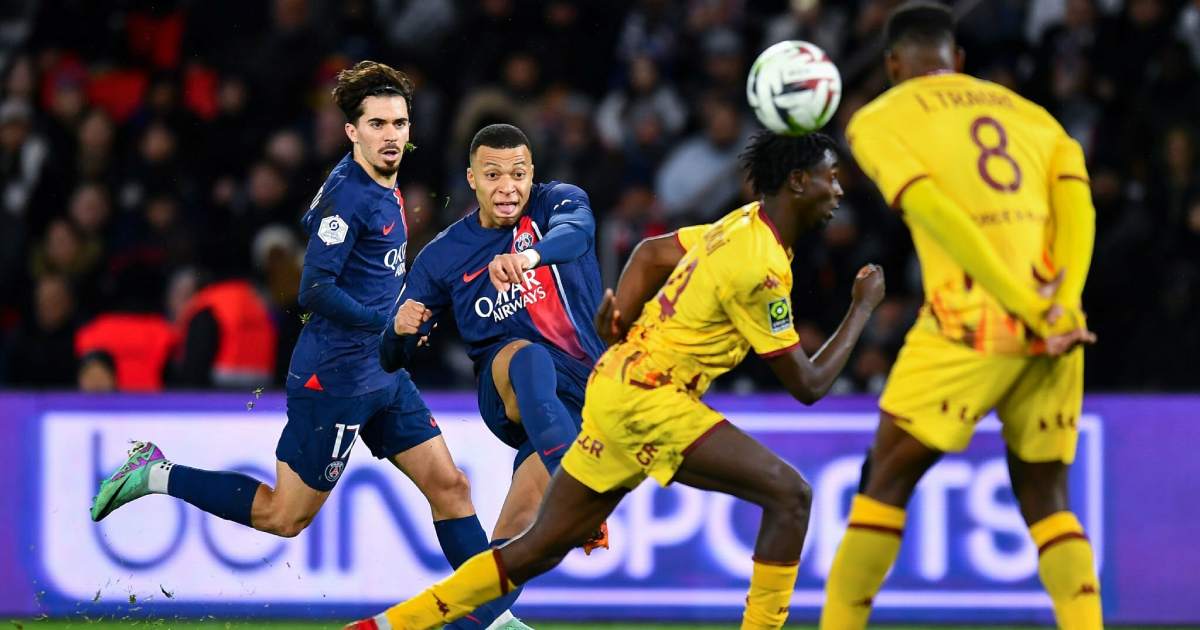 VIDEO : BUUTT ! Le doublé de Kylian Mbappé qui offre la victoire au PSG face au Metz