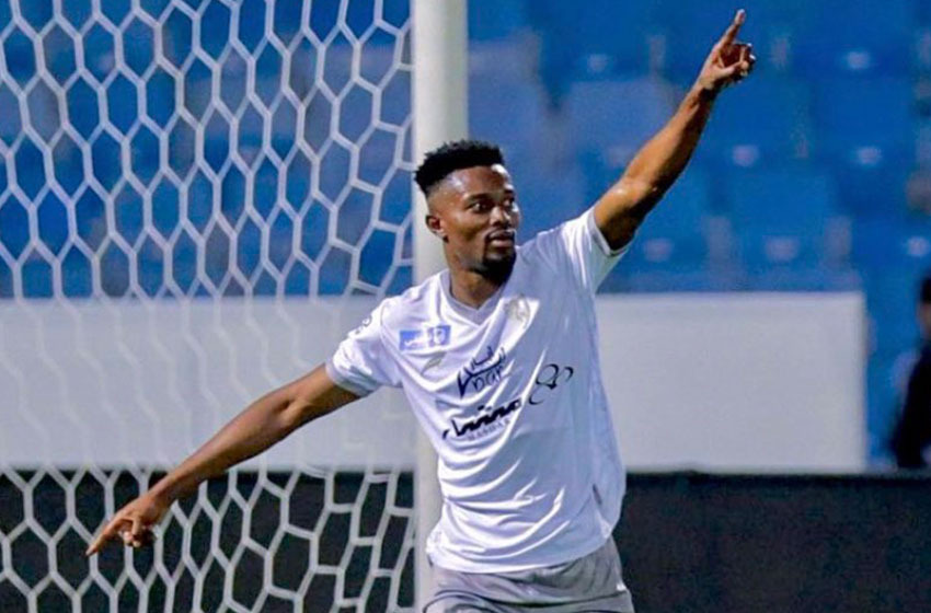 Bernard Mensah élu joueur du mois, détrônant la légende Ronaldo en Saudi Pro League 2 Le milieu offensif de 29 ans a battu l'attaquant camerounais Georges-Kevin Nkoudou pour le Lion Indomptable par 51,7 voix contre 48,3%.