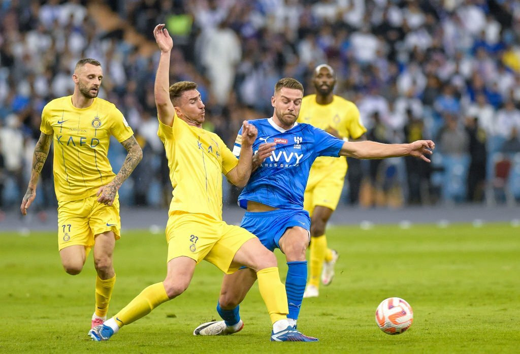 VIDEO : Milinkovic-Savic surpris Al Nassr et ouvre le score d'un superbe coup de tête !