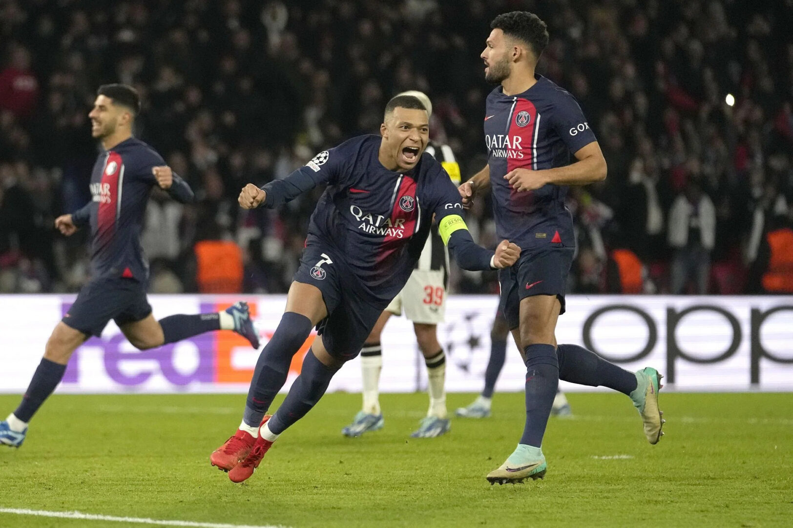 Après une saison 2022-23 exceptionnelle sur le plan individuel, Kylian Mbappé a repris du service avec le Paris Saint-Germain. Considéré comme l'attaquant le plus complet de sa génération, Kylian Mbappé est passé à la vitesse supérieure ces dernières semaines.