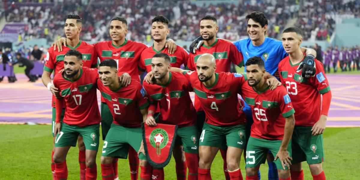 Cependant, les responsables du football marocain ont été contraints de réévaluer cette option en raison de la volonté de la Fédération algérienne de football d'organiser son propre regroupement dans ce pays d'Afrique centrale.