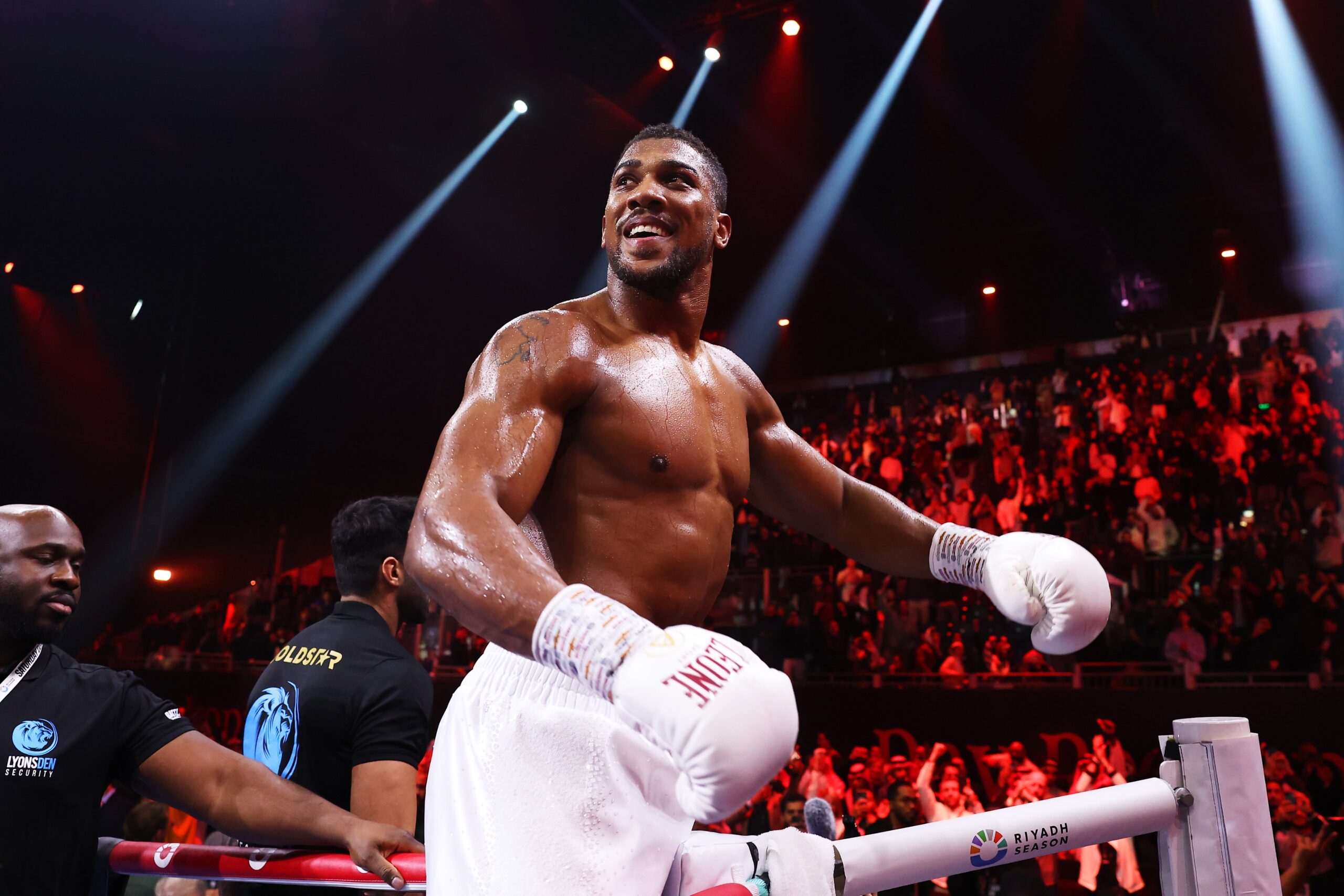 Réaction intense de Francis Ngannou à l'annonce du duel avec Anthony Joshua