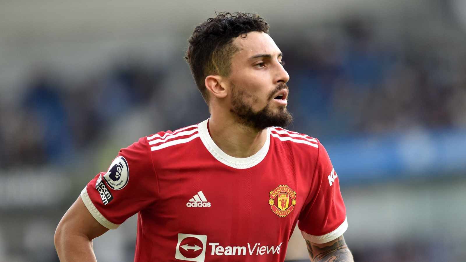 L'histoire derrière la cicatrice de tête du défenseur de Man Utd Alex Telles