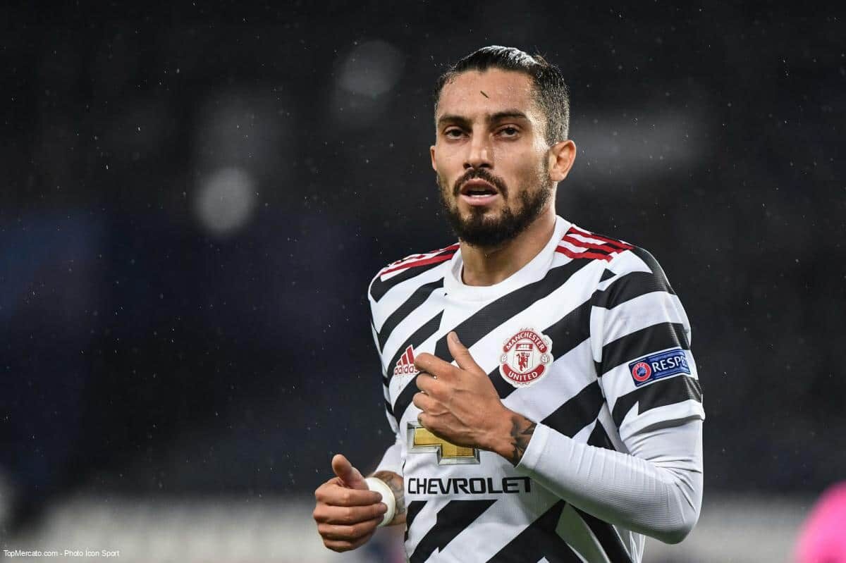 L'histoire derrière la cicatrice de tête du défenseur de Man Utd Alex Telles