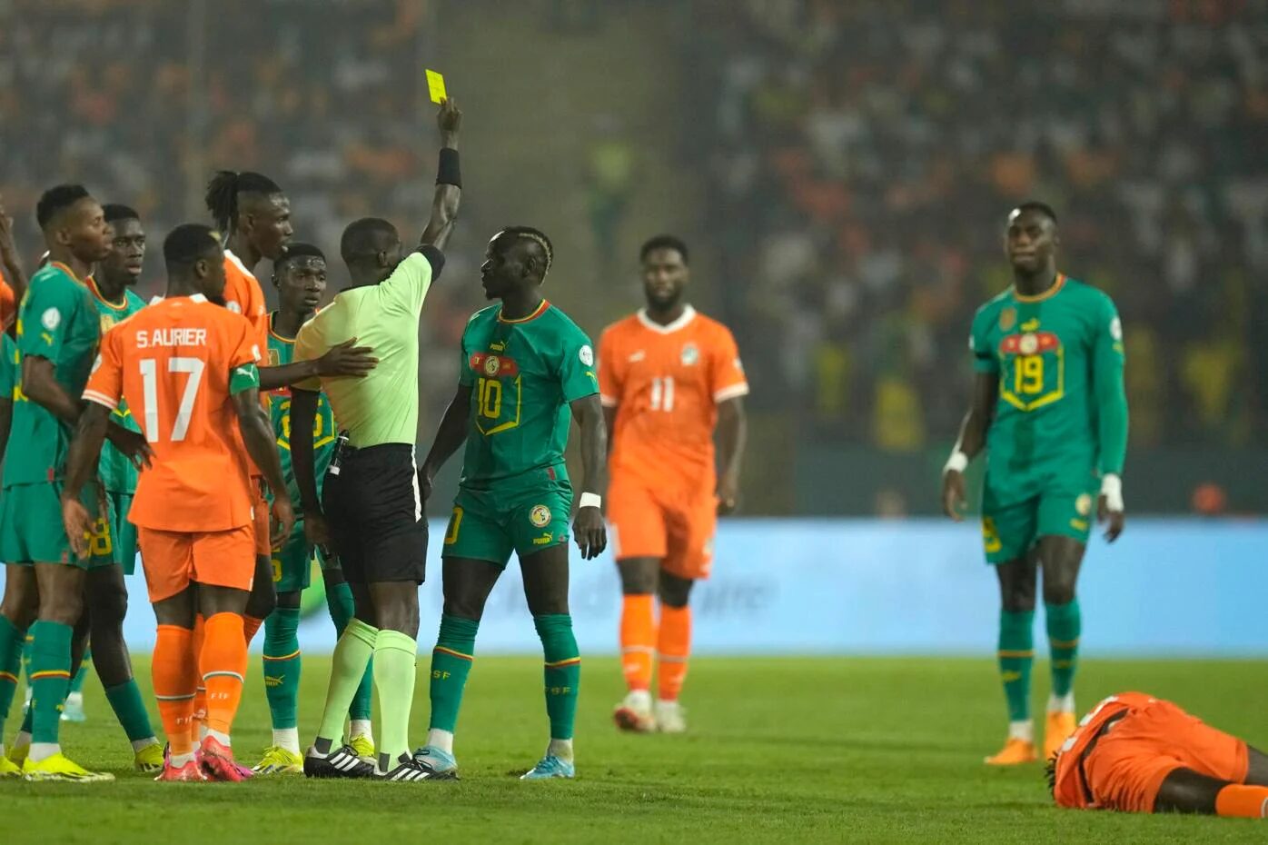 Sénégal-Côte d'Ivoire : Une décision insensée de l'arbitre choque la planète football