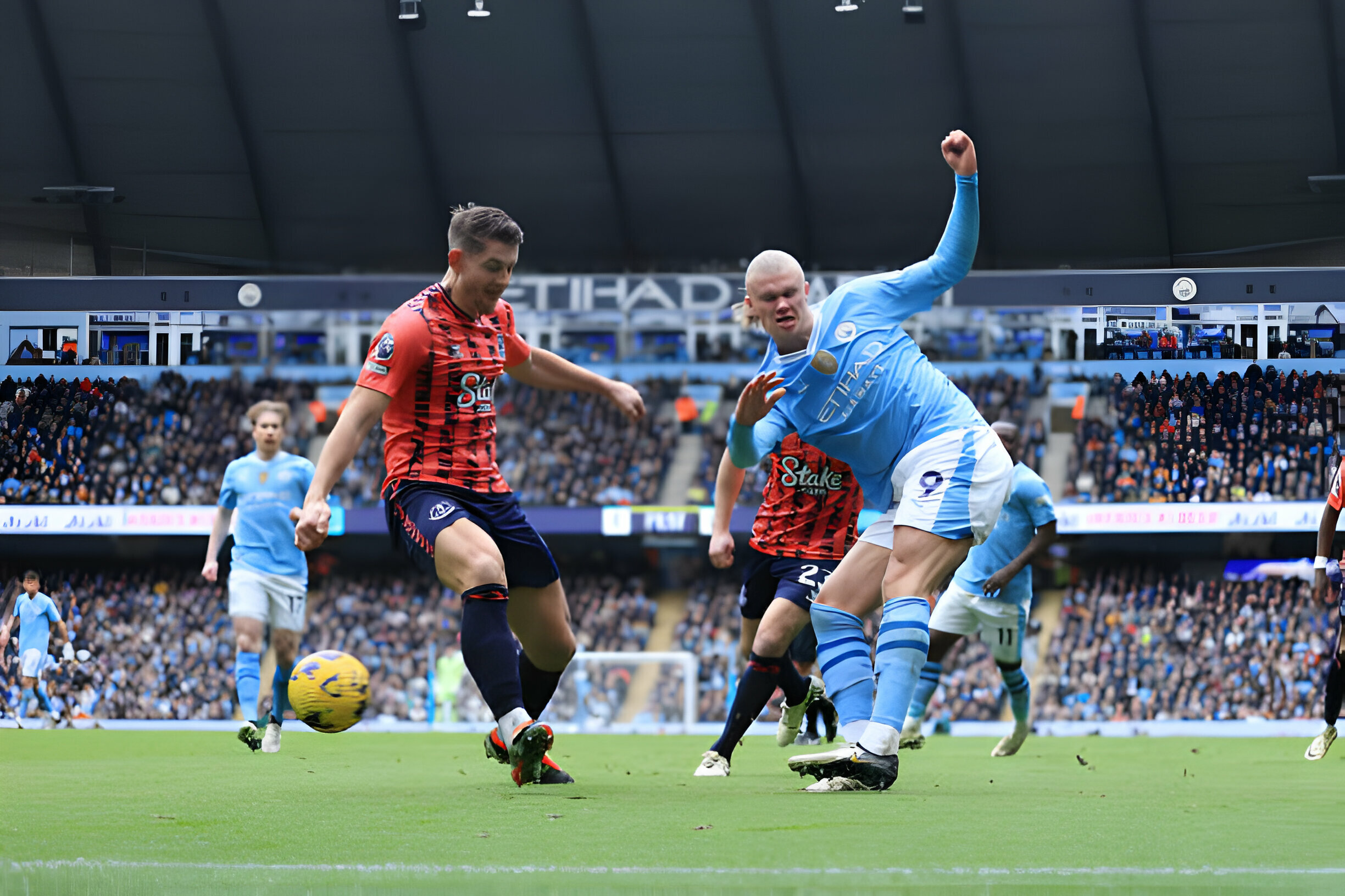 Premier League : Erling Haaland propulse Manchester City à la première place