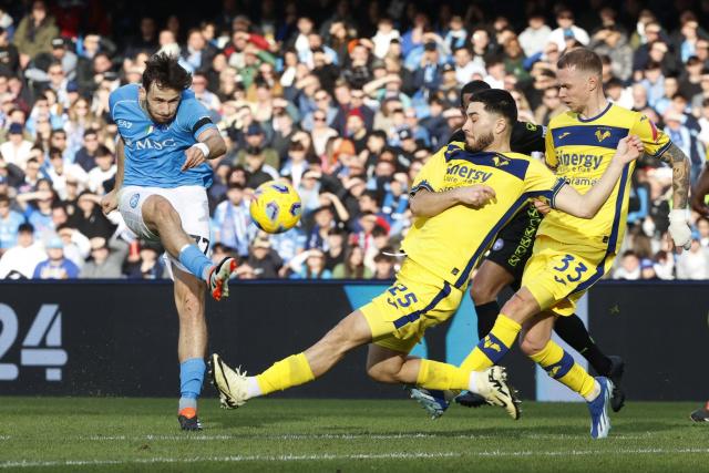 Serie A : Le Napoli renverse Verone et progresse dans le classement