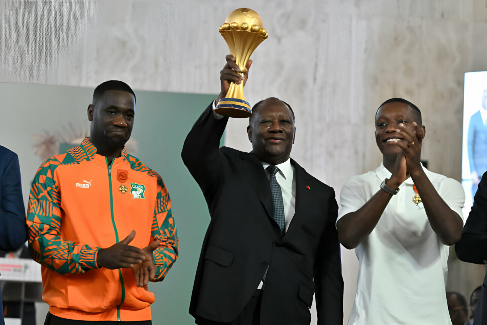 Côte d’Ivoire : Max Alain Gradel réagit à son surnom 'Paul Biya'