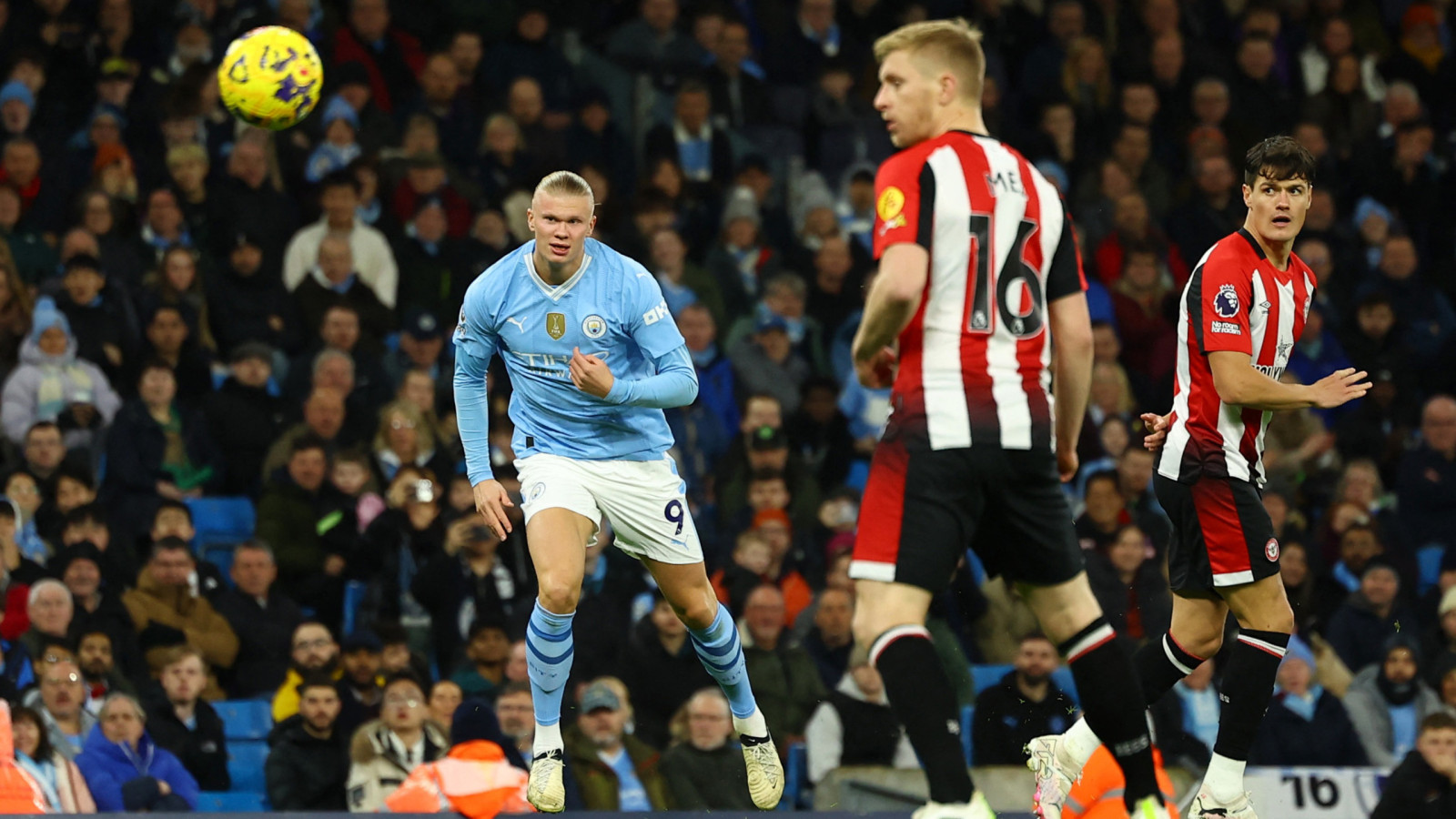 Premier League : Manchester City domine Brentford et se rapproche de Liverpool  