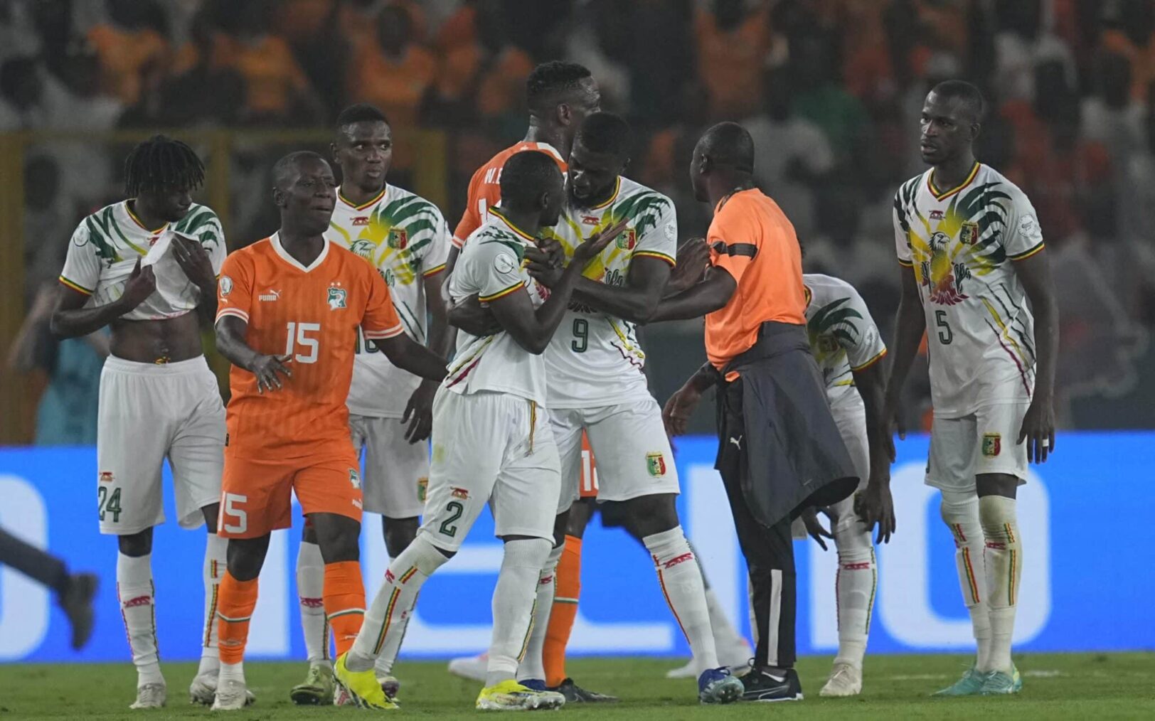  Hamari Traoré sévèrement suspendu par la CAF !