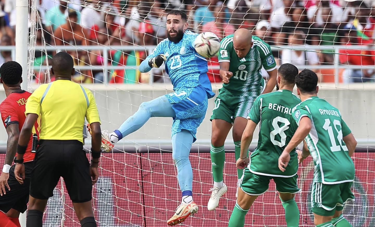 Algérie - Djamel Belmadi licencié, une star des Fennecs enrage : "Il y a du flou y a du flou à venir"