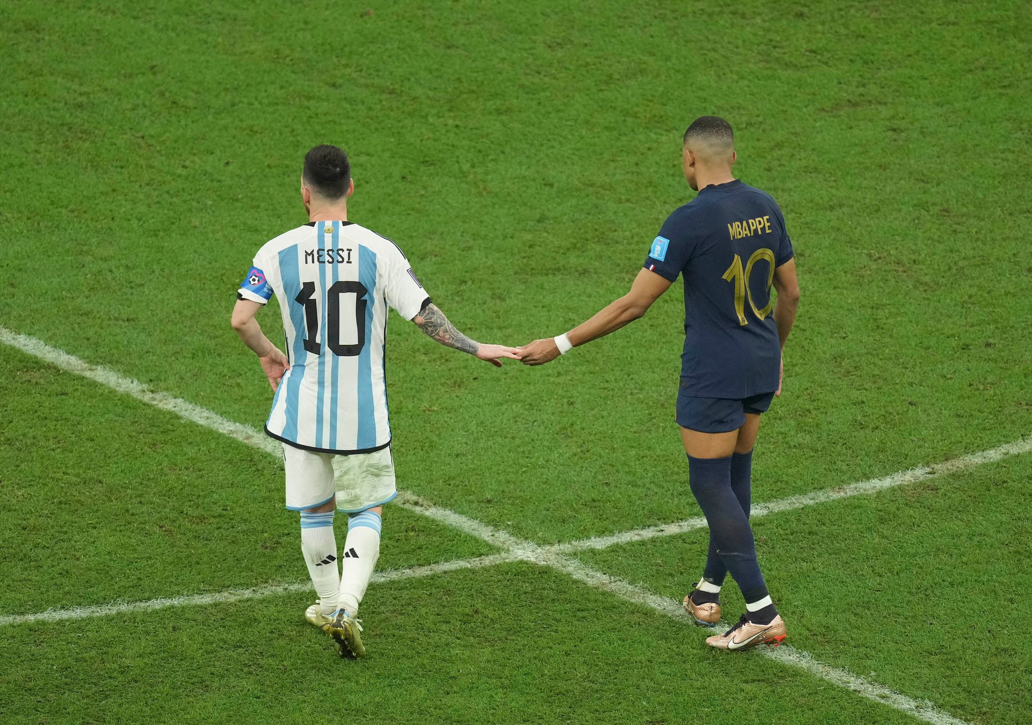PSG : Il balance, Mbappé a insulté Lionel Messi après la Coupe du monde 2022  