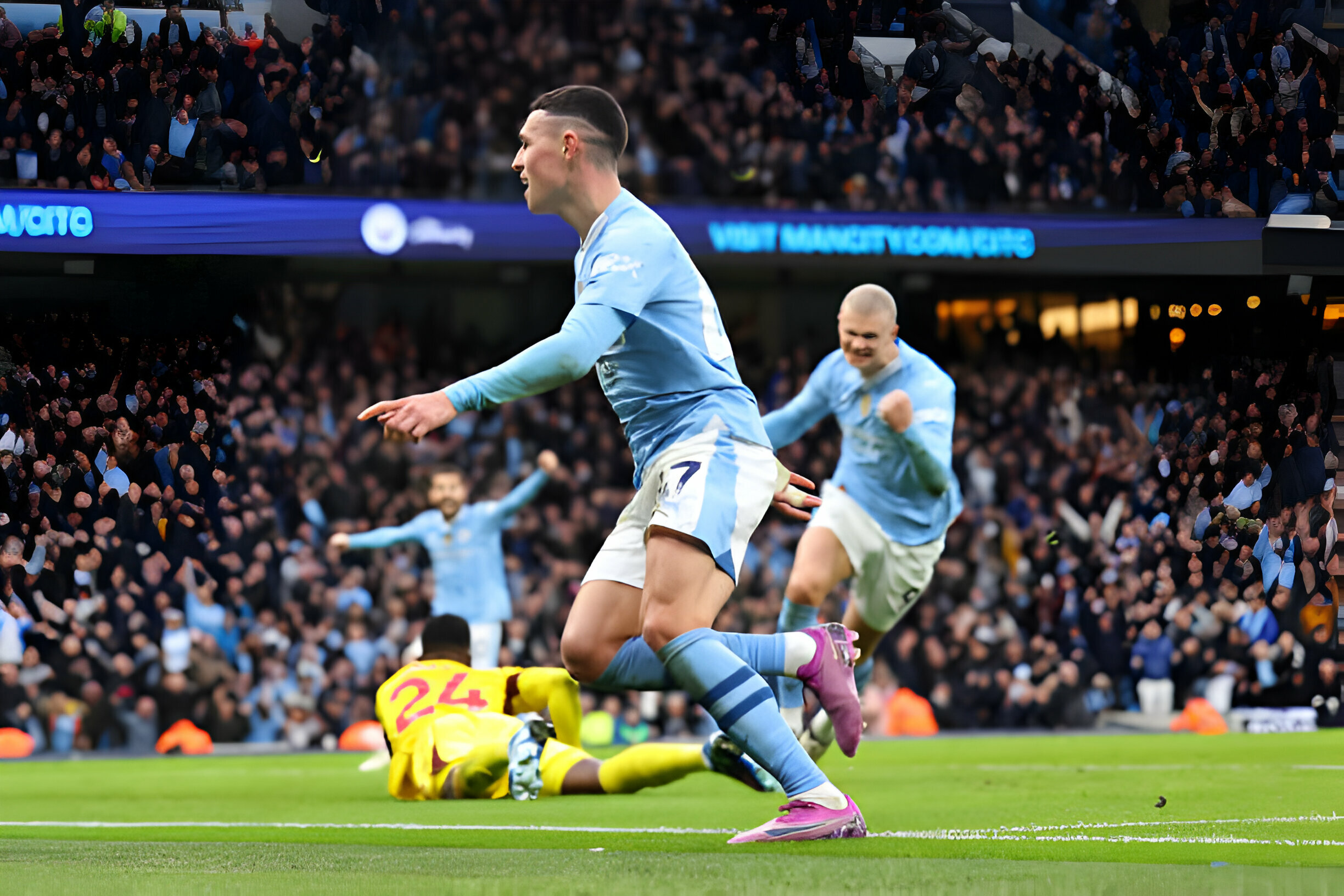 VIDEO : BUUT ! Foden s’offre un doublé et donne l’avantage à City dans ce derby