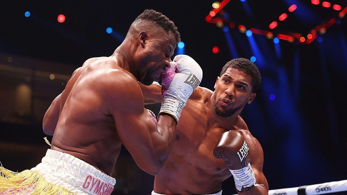 Boxe : La réaction surprenante d'Anthony Joshua après avoir éteint Ngannou au 2e round