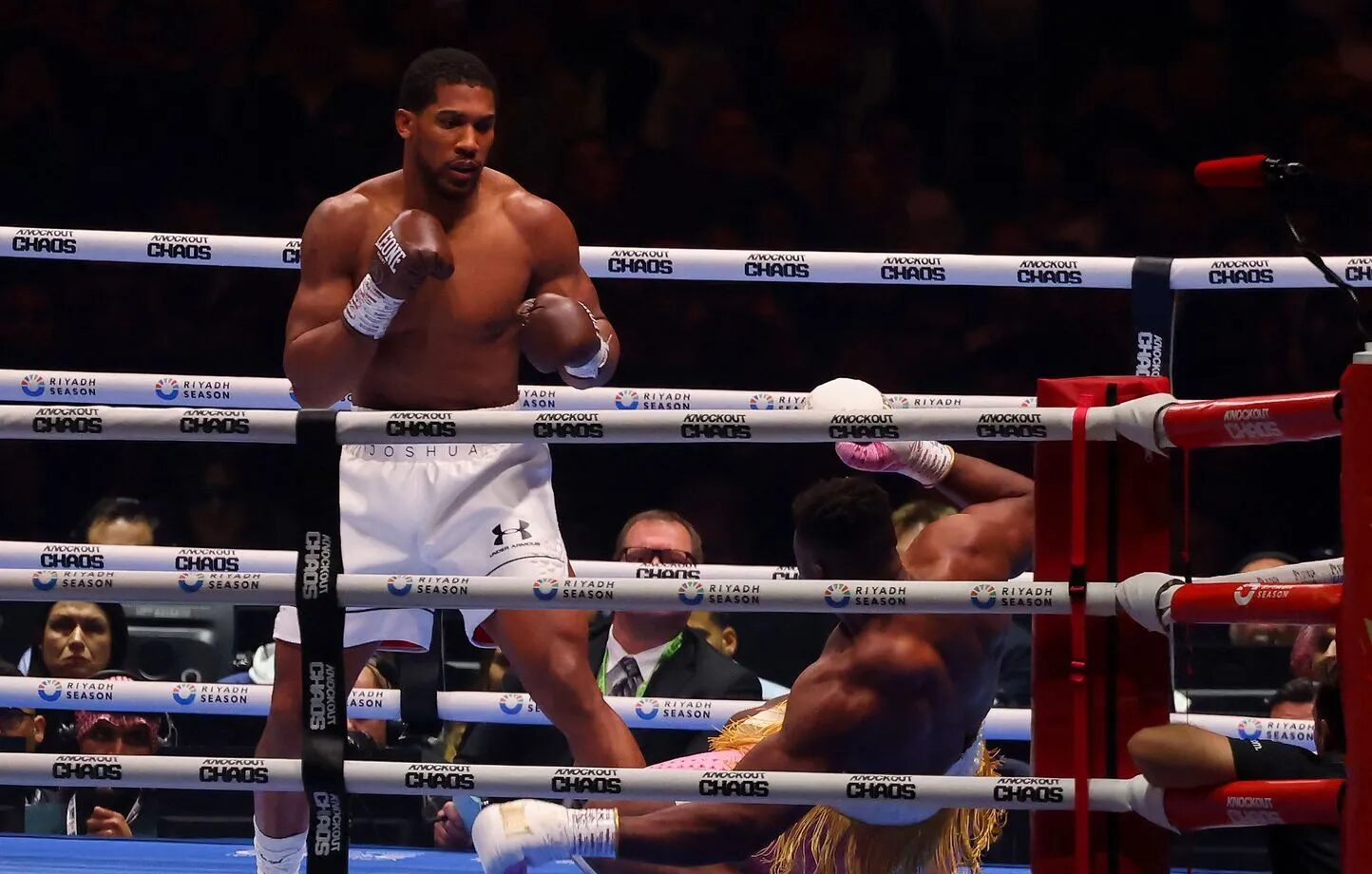 BOXE : Anthony Joshua fait l'éloge de Francis Ngannou après sa belle victoire 