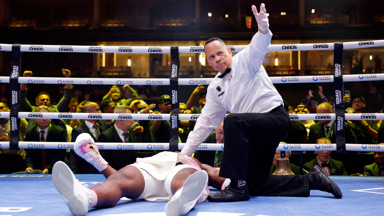 Boxe : Francis Ngannou prend l’humiliation de sa vie contre Anthony Joshua