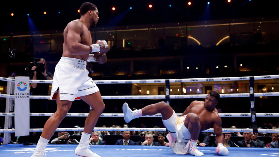 Cédric Doumbé se lâche après le gros KO de Francis Ngannou : "C'est normal qu'on le taille…"