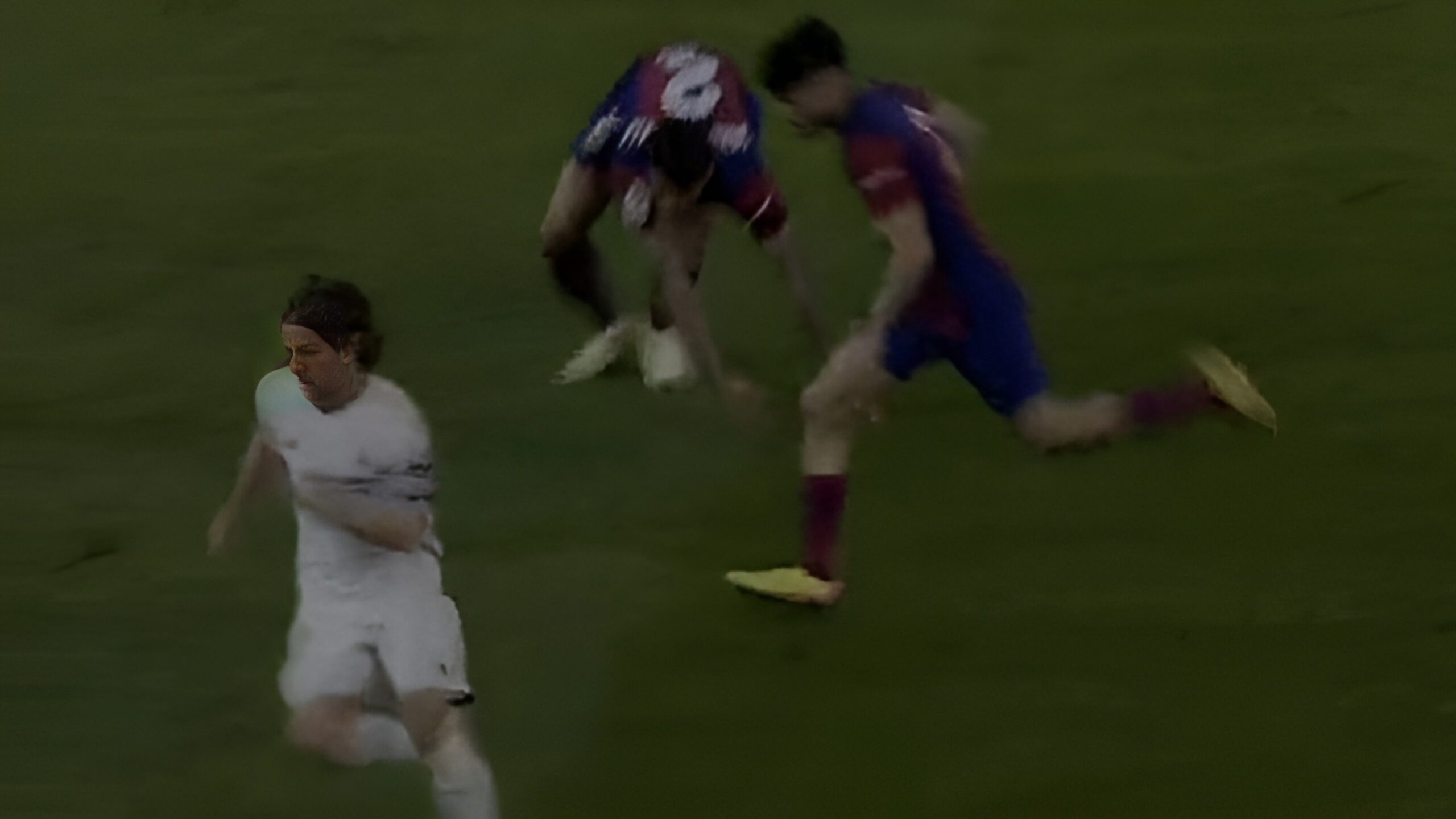 VIDEO : Modric humilie Cancelo, un moment de magie pure dans le Clasico