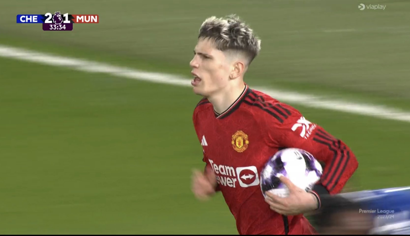 VIDÉO : Grosse bourde de Caicedo, Garnacho relance Manchester United