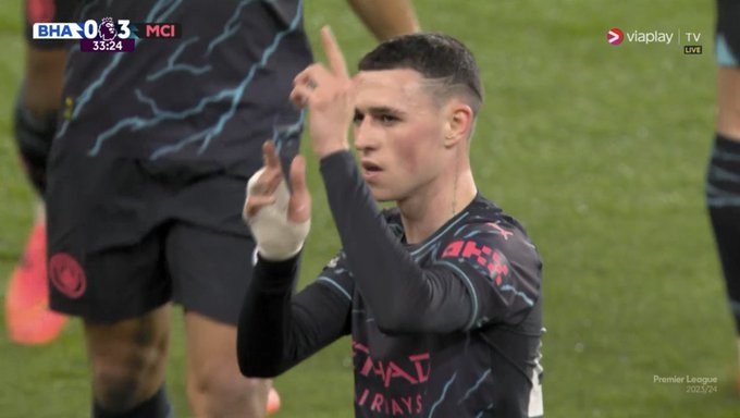 VIDEO : Le doublé de Phil Foden avec un somptueux coup franc