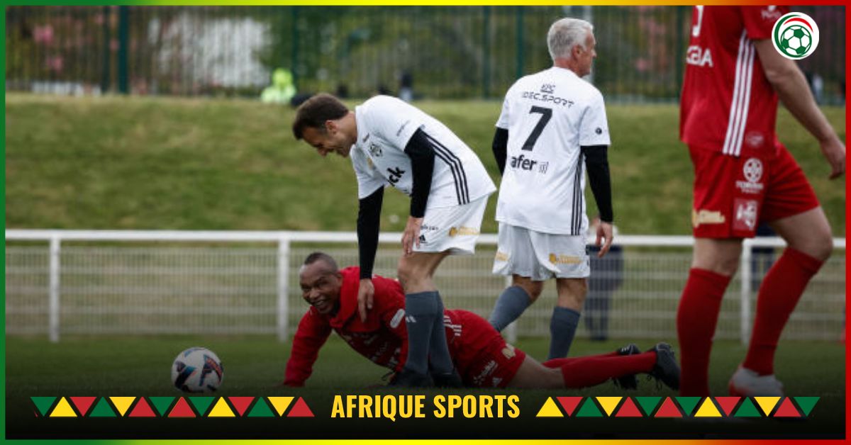 VIDEO : El Hadji Diouf humilie Macron avec un petit pont lors du match de charité !