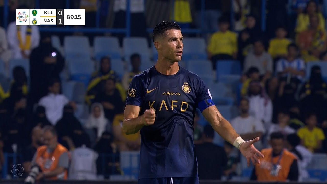 Al Nassr : Cristiano Ronaldo s'écroule bizarrement et tout seul, la vidéo devient très virale