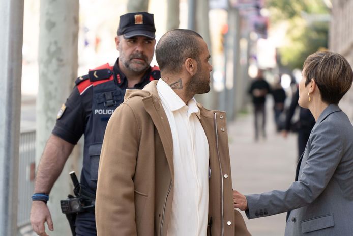 La réaction de Dani Alves après sa sortie de prison, « Où que j’aille, je… »