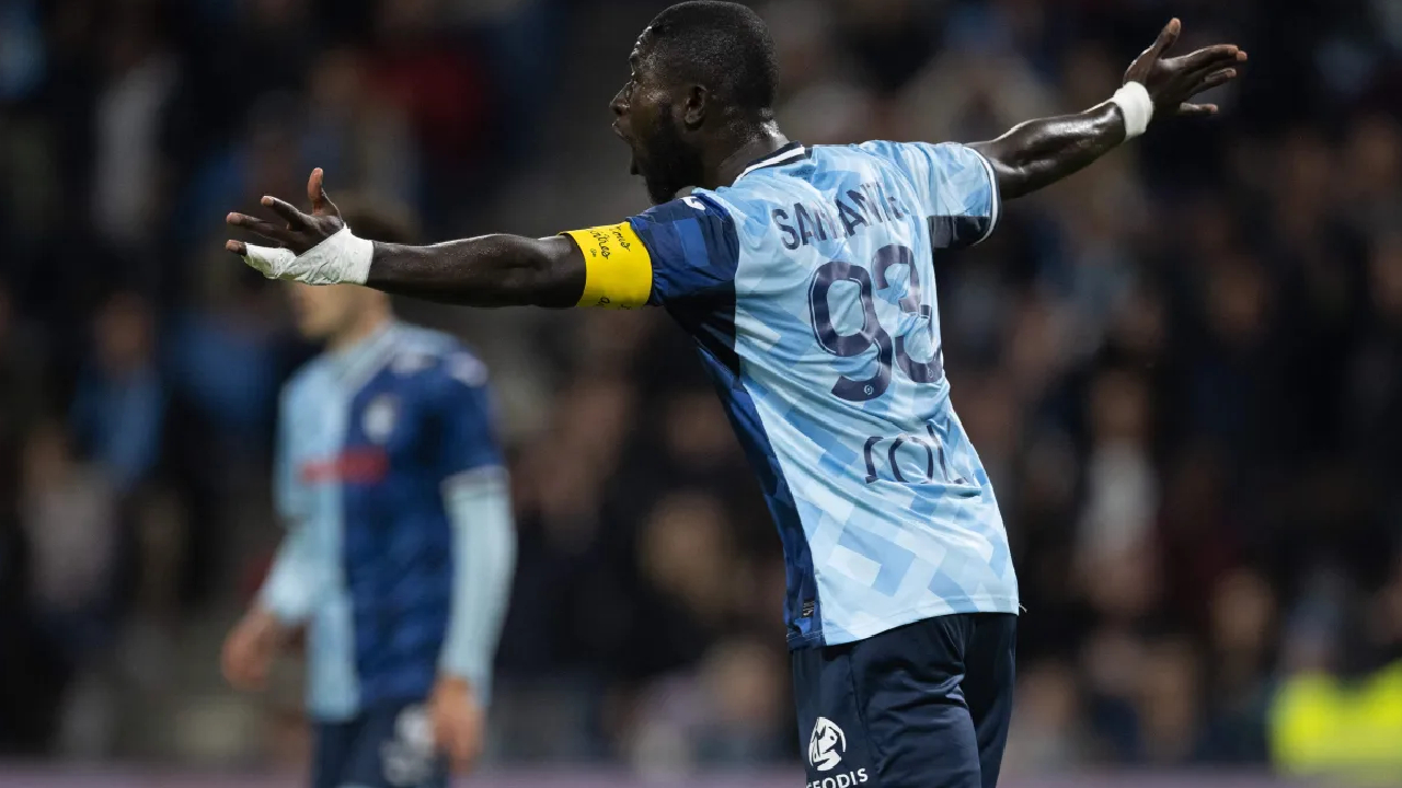  Un joueur d'Aliou Cissé en garde à vue en France, "Il a pris l'agent..."