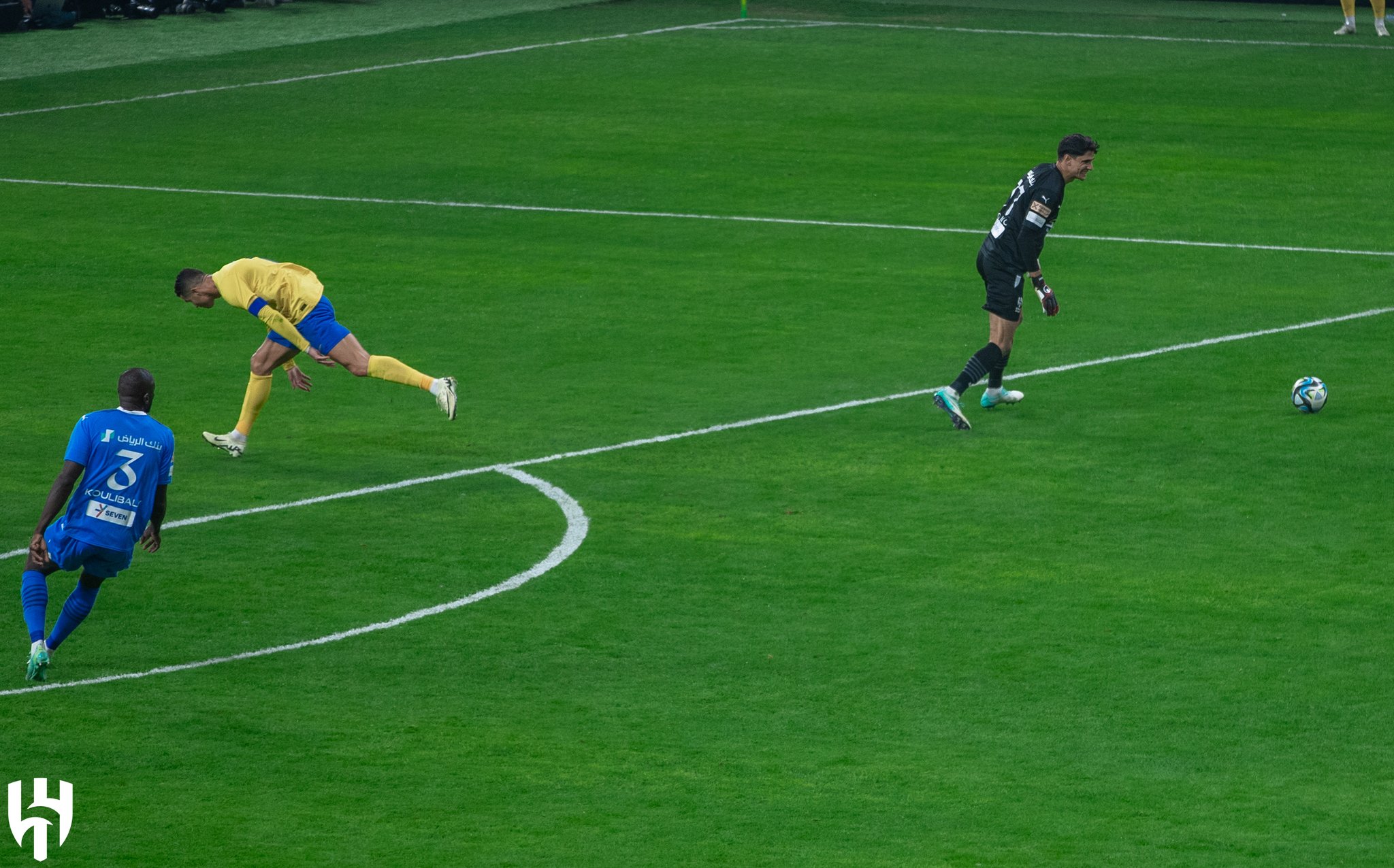 Al Hilal – Al Nassr : Bounou frustre Ronaldo avec une parade exceptionnelle (VIDÉO)