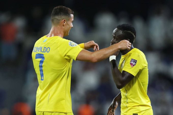 VIDEO : Ronaldo laisse le pénalty à Sadio Mané qui le transforme avec lucidité