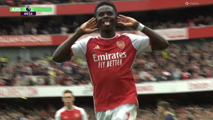 VIDEO : Après sa grosse blessure, Bukayo Saka permet à Arsenal de mener au score