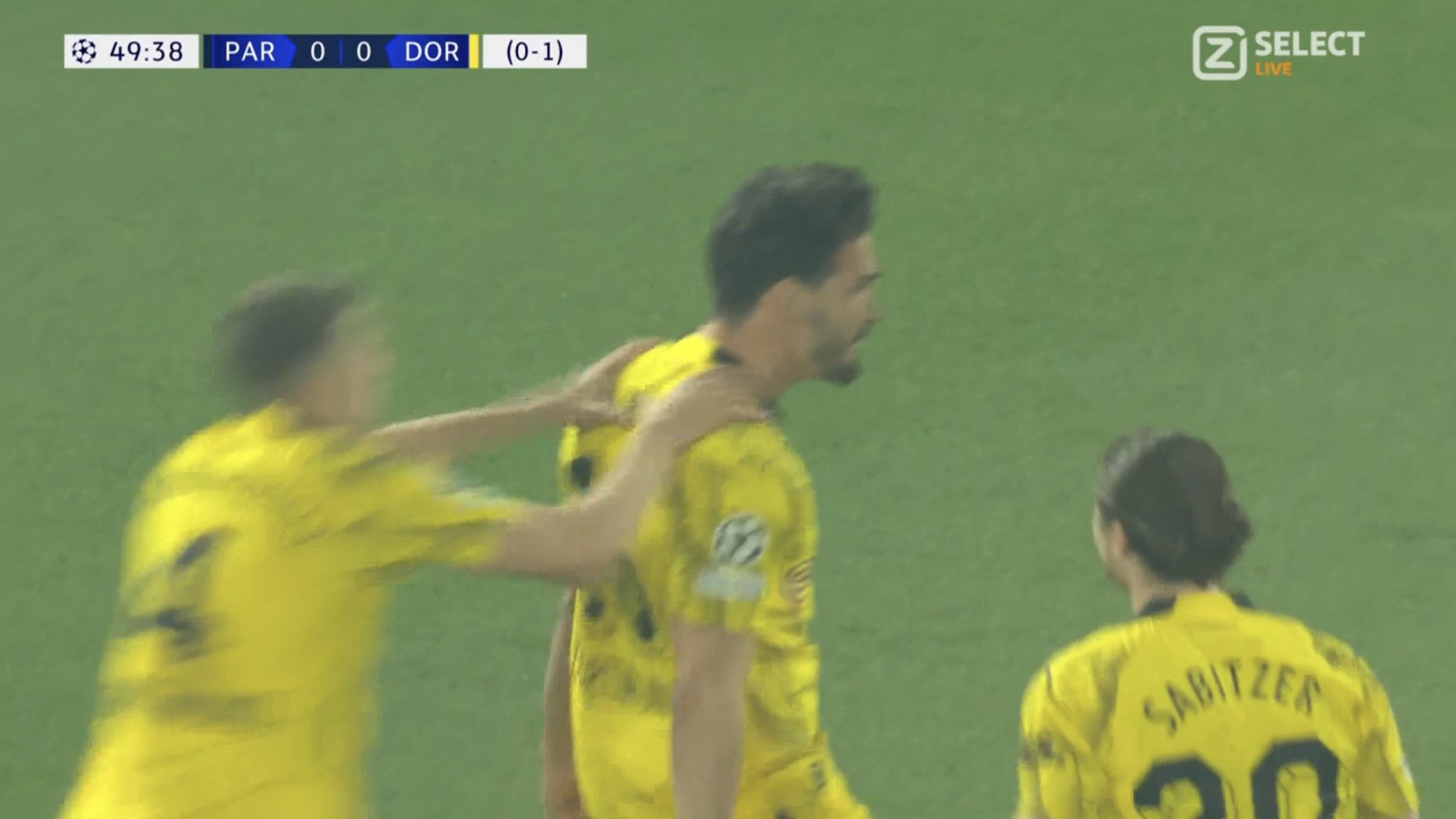 Stupeur au Parc, Hummels punit un PSG au bord du précipice (VIDEO)